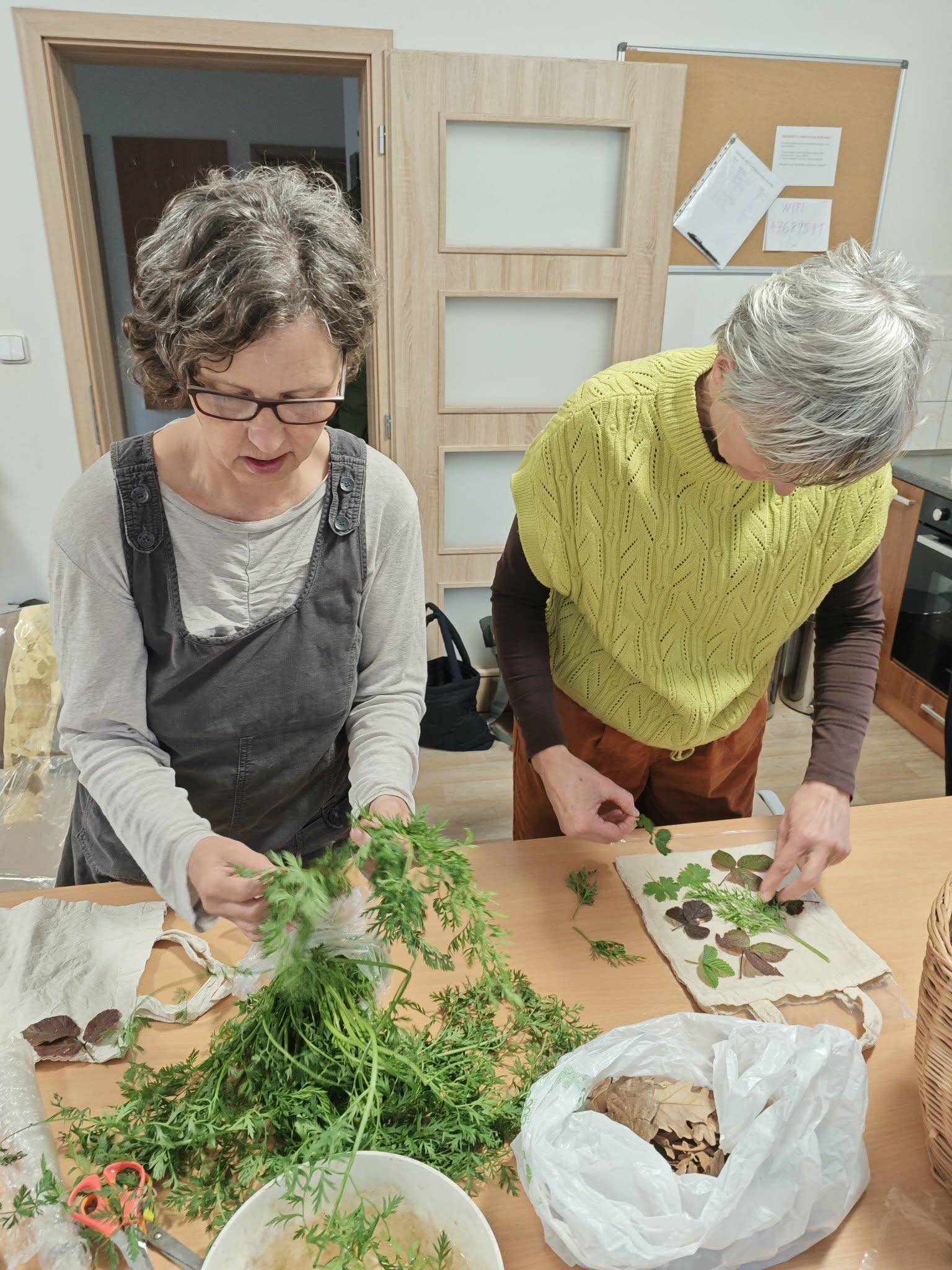 Kouzlo přírodního ecoprintu ve Vlčicích